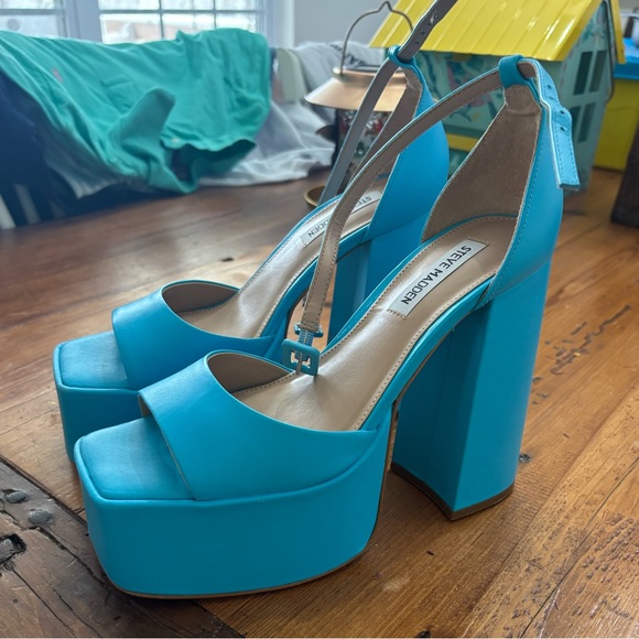 Steve Madden Kassiani platform heels - Picture 2 of 4